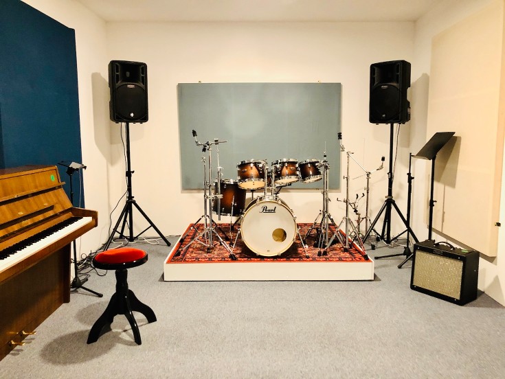 Sound Animal
    recording space